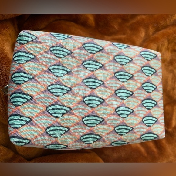 NICOLE MILLER COSMETICS ZIP UP POUCH BAG - Picture 4 of 7